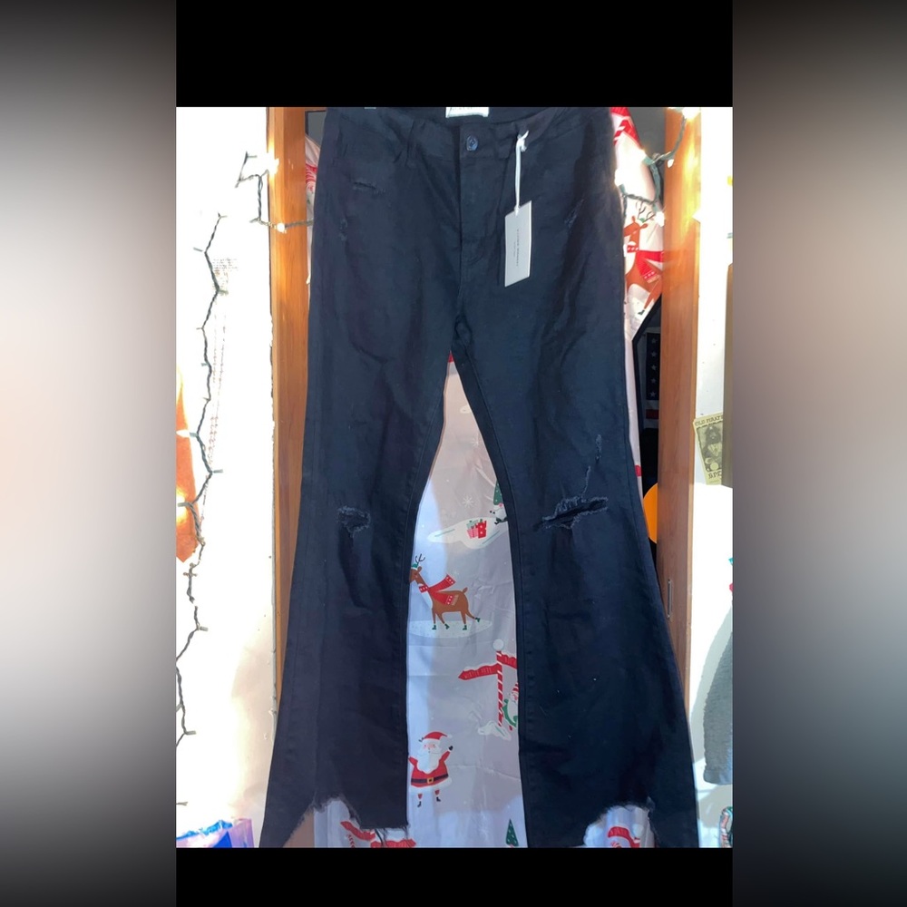 Womens new size 30, 32” inseam flying monkey ligh distressed pants